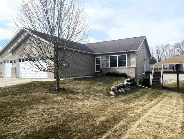 212 Ridgeview Lane, Columbus, WI 53925