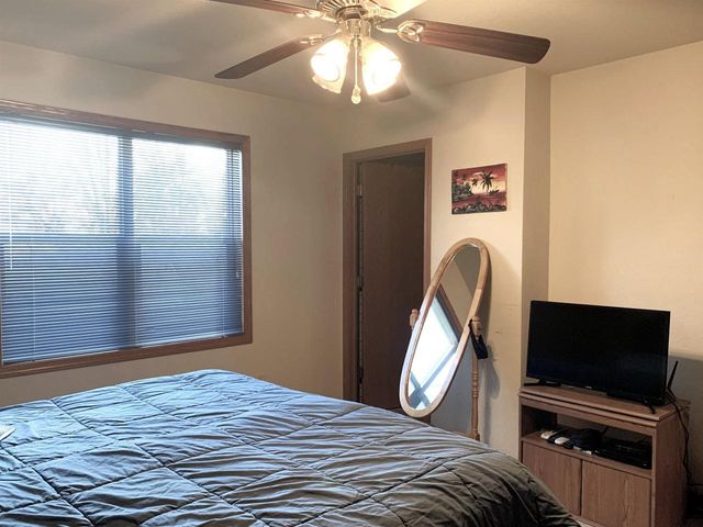 212 Ridgeview Lane, Columbus, WI 53925