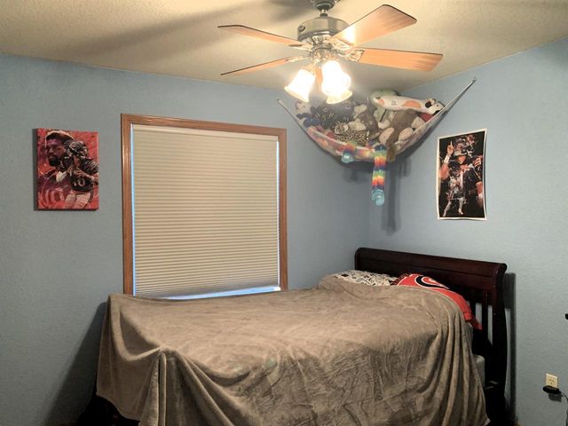 212 Ridgeview Lane, Columbus, WI 53925