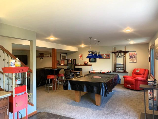 212 Ridgeview Lane, Columbus, WI 53925