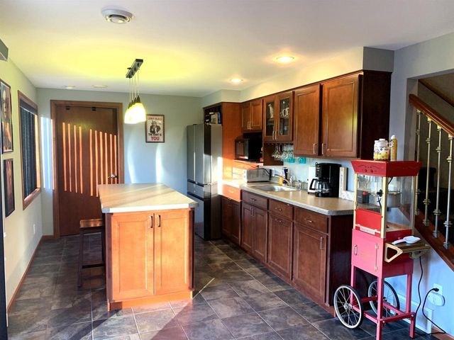 212 Ridgeview Lane, Columbus, WI 53925