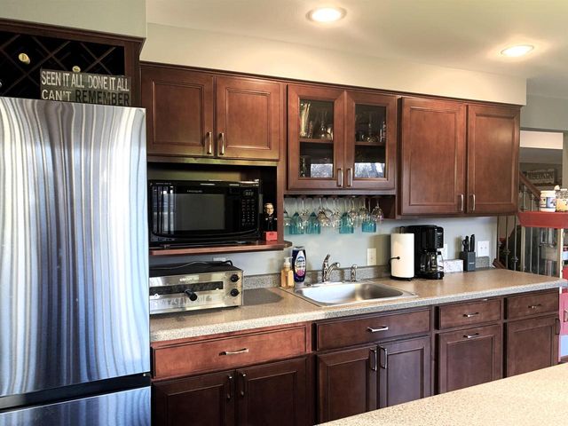 212 Ridgeview Lane, Columbus, WI 53925