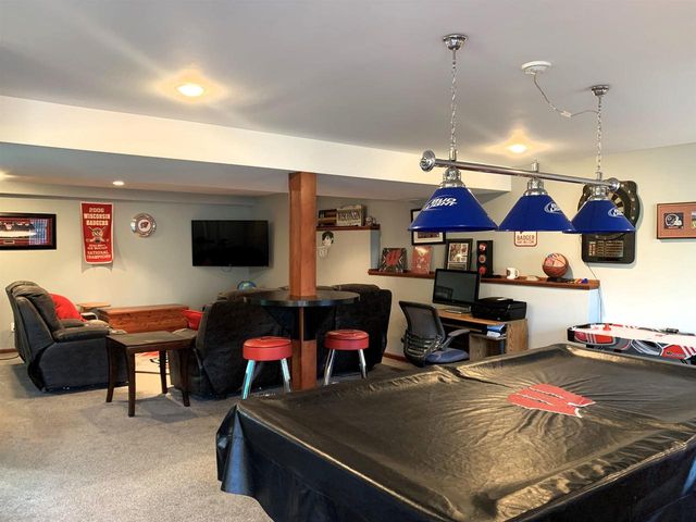 212 Ridgeview Lane, Columbus, WI 53925