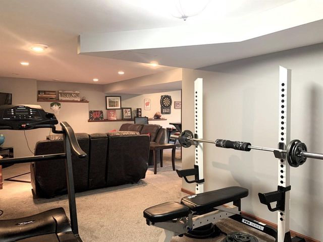 212 Ridgeview Lane, Columbus, WI 53925