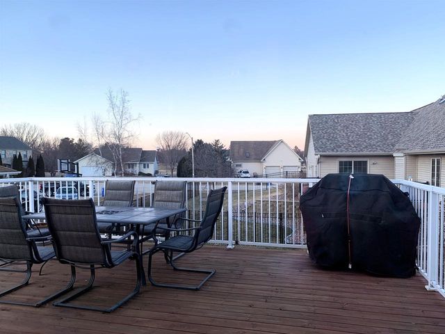 212 Ridgeview Lane, Columbus, WI 53925