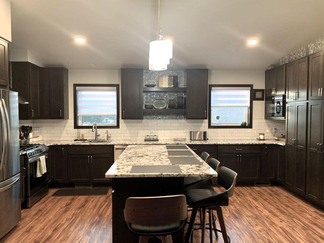 212 Ridgeview Lane, Columbus, WI 53925