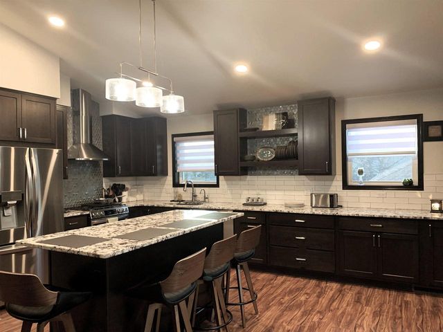 212 Ridgeview Lane, Columbus, WI 53925