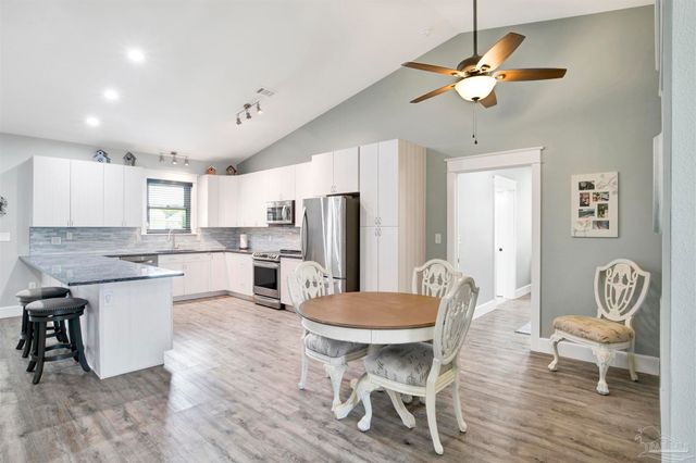 2549 Santa Rosa Dr, Lillian, AL 36549