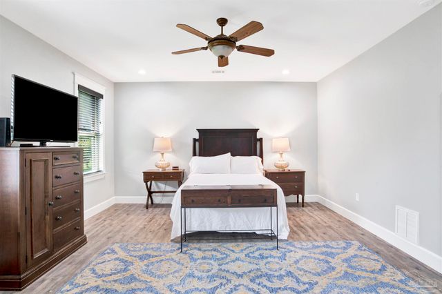 2549 Santa Rosa Dr, Lillian, AL 36549