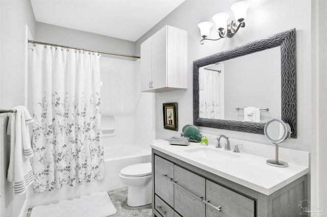 2549 Santa Rosa Dr, Lillian, AL 36549