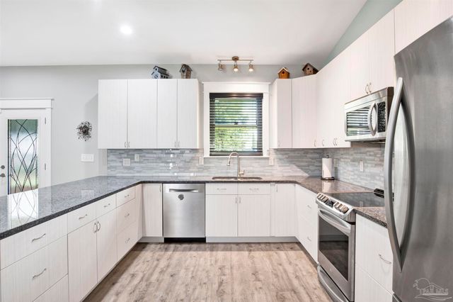 2549 Santa Rosa Dr, Lillian, AL 36549