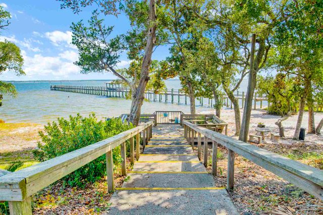 2549 Santa Rosa Dr, Lillian, AL 36549