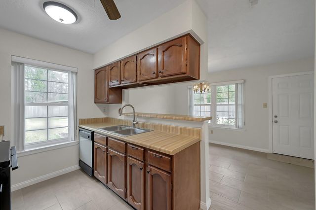 22614 Millgate Drive, Spring, TX 77373