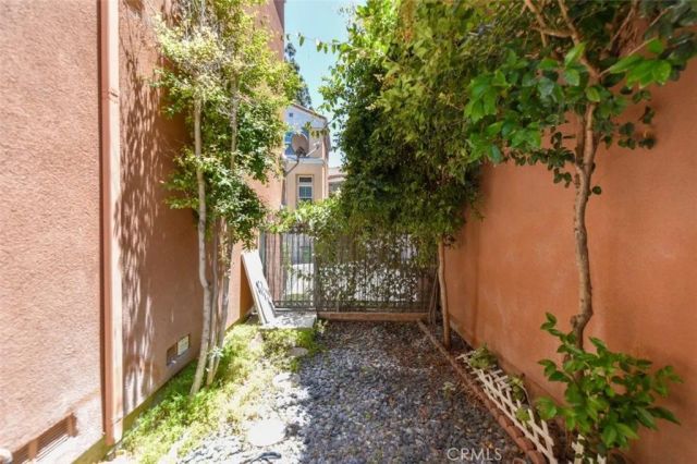 12 Palagonia Aisle, Irvine, CA 92606