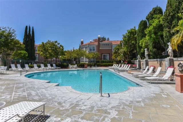 12 Palagonia Aisle, Irvine, CA 92606