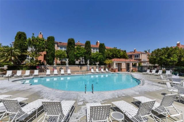 12 Palagonia Aisle, Irvine, CA 92606