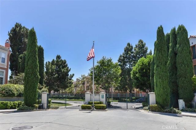 12 Palagonia Aisle, Irvine, CA 92606