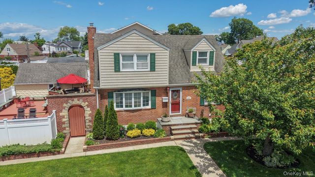 1006 Glen Drive, Franklin Square, NY 11010