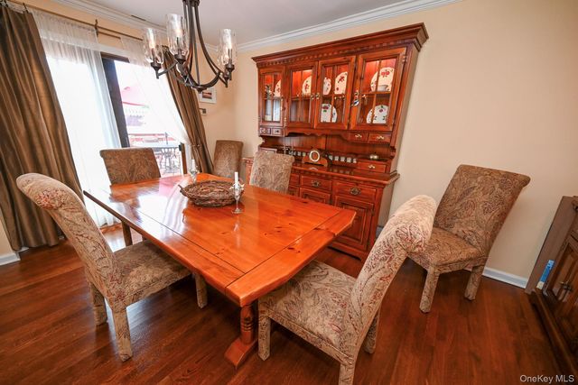 1006 Glen Drive, Franklin Square, NY 11010