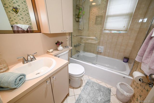 1006 Glen Drive, Franklin Square, NY 11010