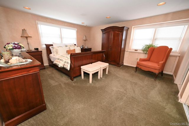 1006 Glen Drive, Franklin Square, NY 11010