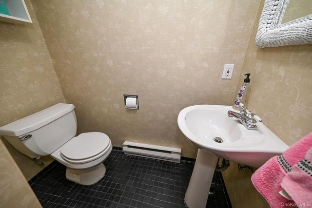 1006 Glen Drive, Franklin Square, NY 11010