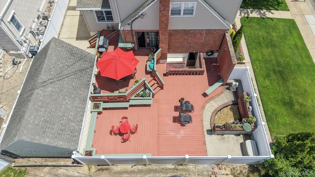 1006 Glen Drive, Franklin Square, NY 11010