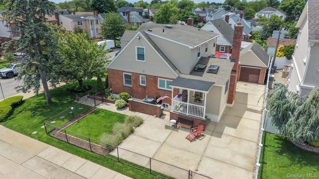 1006 Glen Drive, Franklin Square, NY 11010
