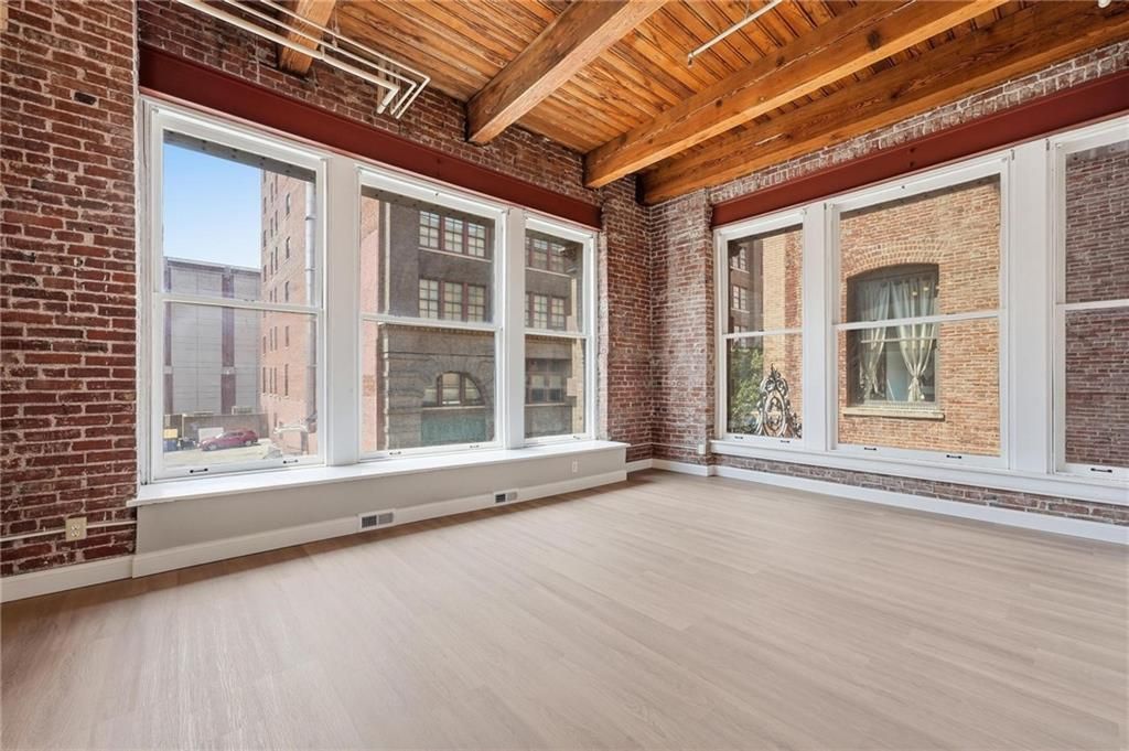 308 W 8th Street 204, Kansas City, MO 64105