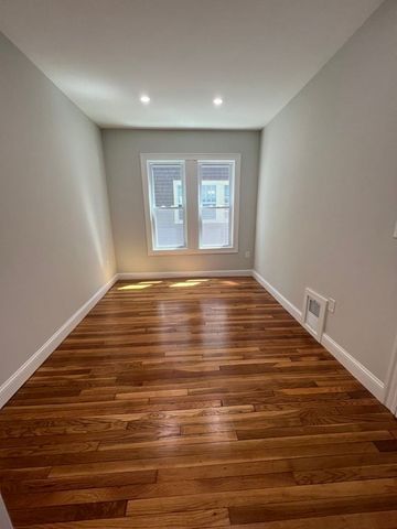 765 Columbia Rd 3, Boston, MA 02125