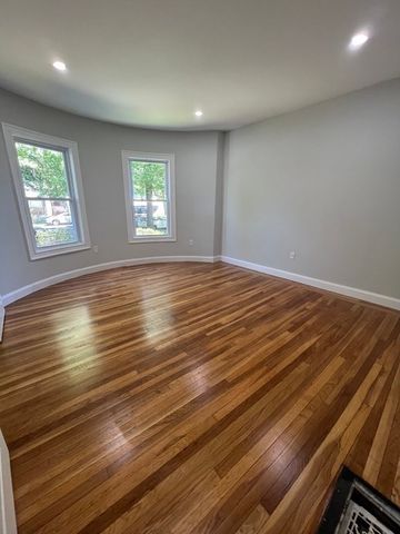 765 Columbia Rd 3, Boston, MA 02125