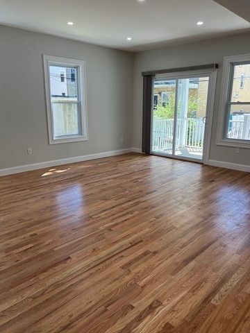 765 Columbia Rd 3, Boston, MA 02125
