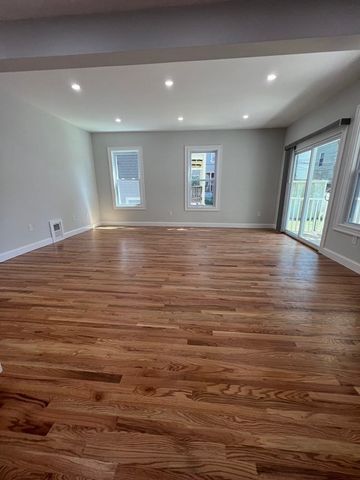 765 Columbia Rd 3, Boston, MA 02125