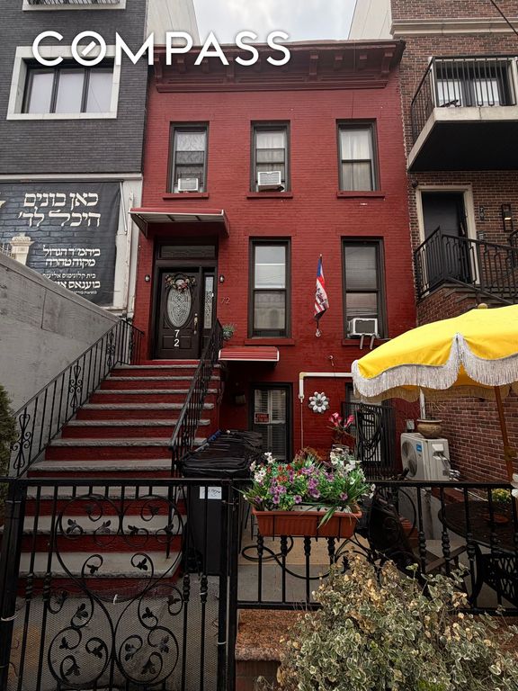 72 Heyward Street, New York City, NY 11206