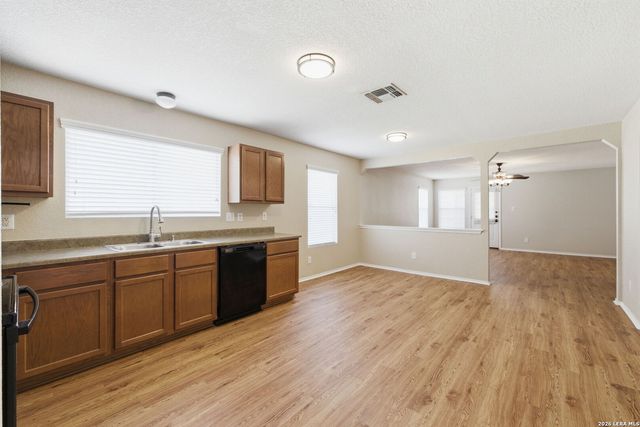 213 Cactus Patch, Selma, TX 78154