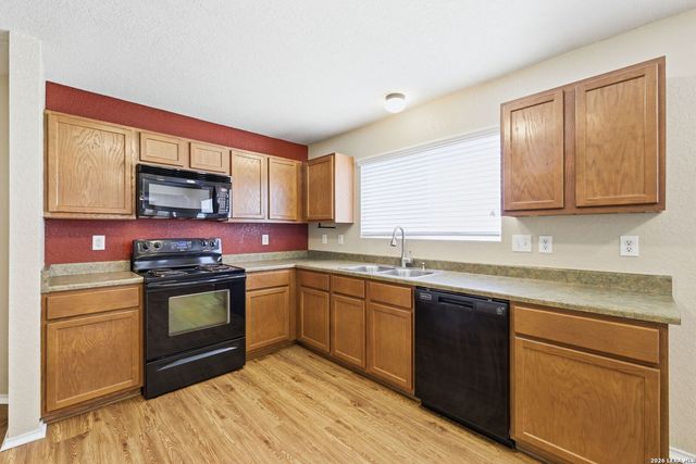 213 Cactus Patch, Selma, TX 78154