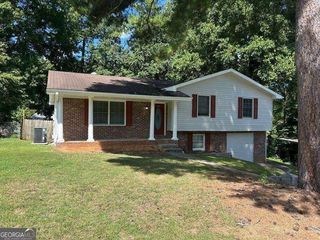 6849 Knollwood Drive, Morrow, GA 30260