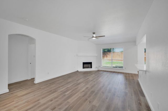 309 Shadow Bend Drive, Red Oak, TX 75154