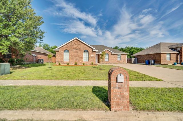 309 Shadow Bend Drive, Red Oak, TX 75154