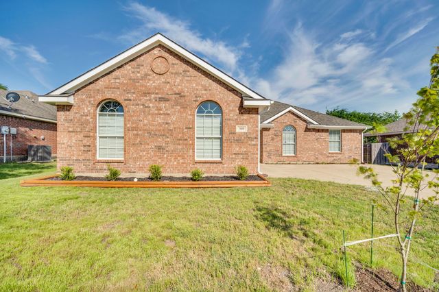 309 Shadow Bend Drive, Red Oak, TX 75154