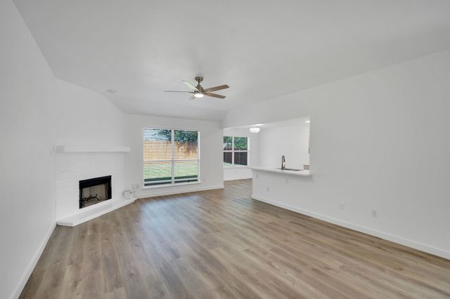 309 Shadow Bend Drive, Red Oak, TX 75154
