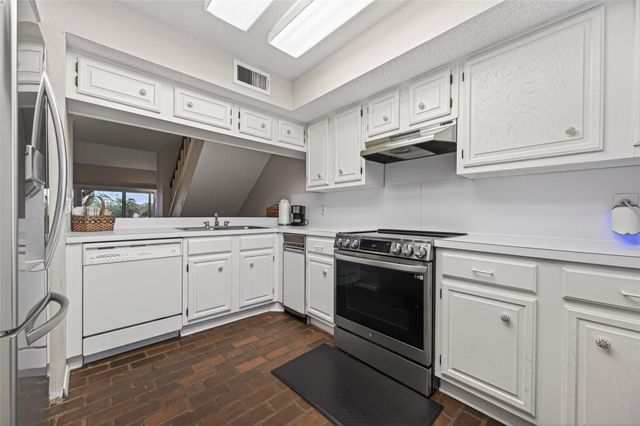 1429 Bowsprit Point, Willis, TX 77318