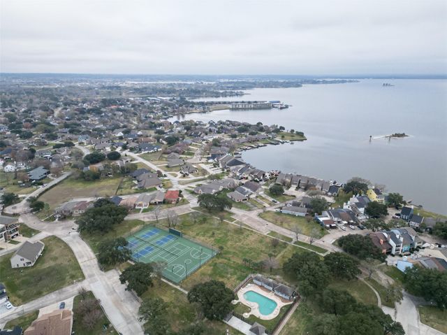 1429 Bowsprit Point, Willis, TX 77318