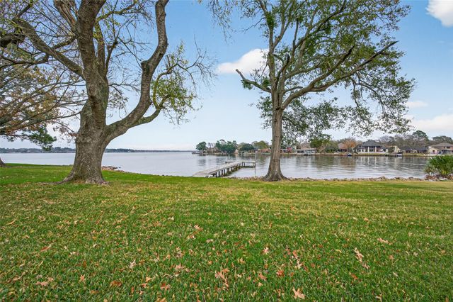 1429 Bowsprit Point, Willis, TX 77318