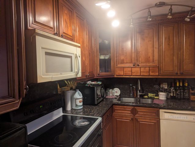 3090 Holiday Springs Boulevard Unit 105, Margate, FL 33063