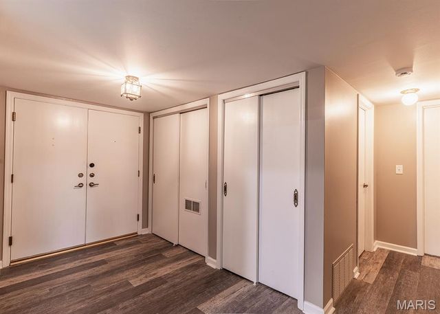 590 Sarah Lane 208, Creve Coeur, MO 63141