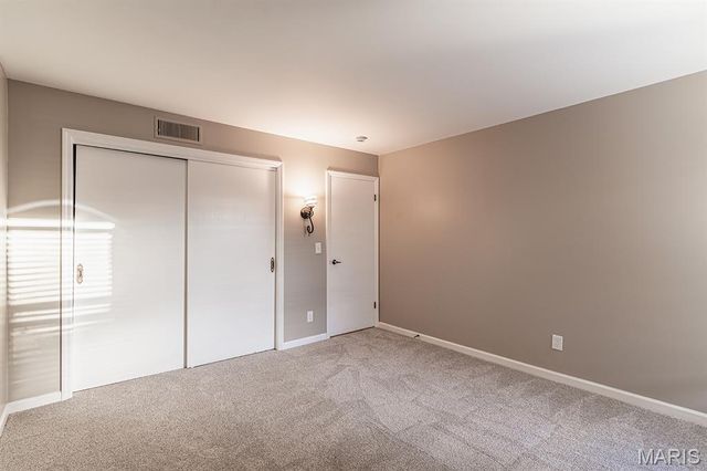 590 Sarah Lane 208, Creve Coeur, MO 63141