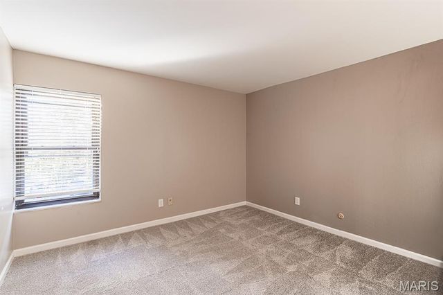 590 Sarah Lane 208, Creve Coeur, MO 63141