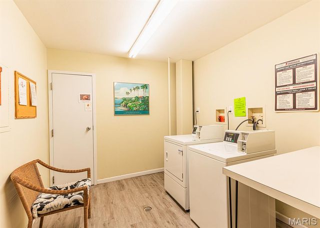 590 Sarah Lane 208, Creve Coeur, MO 63141