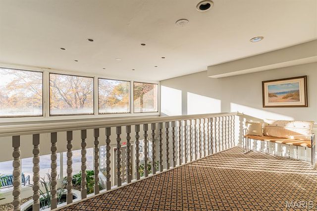 590 Sarah Lane 208, Creve Coeur, MO 63141